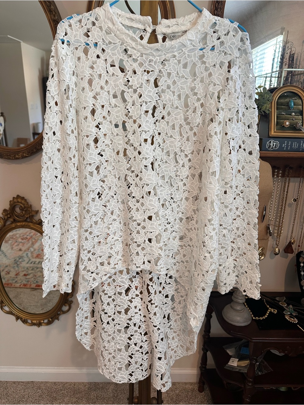 Cato White Crochet Lace High Low Overlay Top. Size Large